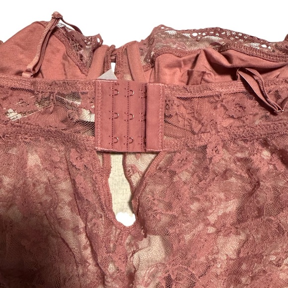 ✨ Urban Outfitters Size Large Lace Camisoles Tank Tops Y2K Inspired - NWT & EUC - Picture 9 of 9